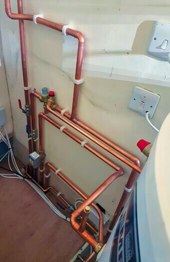 https://plumberyokine.com.au/uploads/2025/06/hot-water-301986.jpg